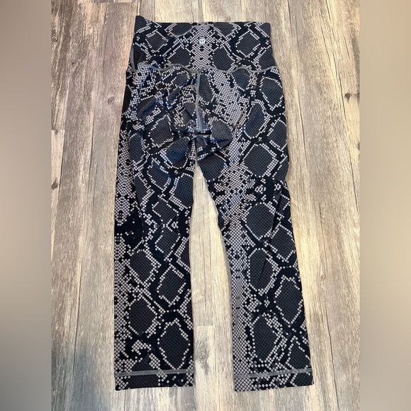 Lululemon Wunder Under Cropped Capri Leggings High Rise Simply Ziggy Snake Slate - Picture 7 of 8